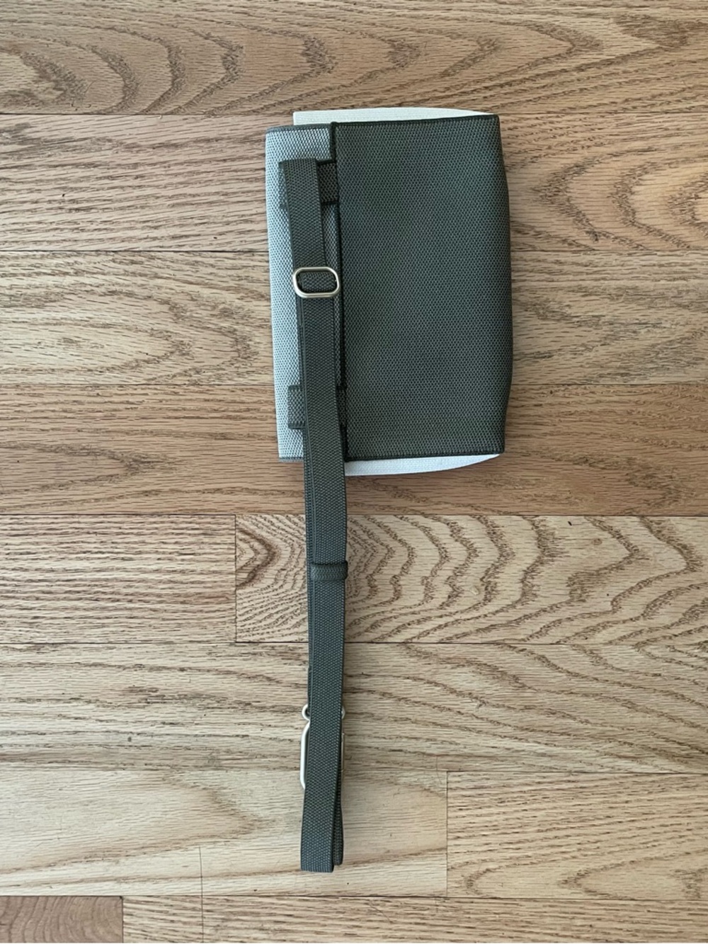 Rothy’s The Belt Bag in Bay Leaf Cross Body - Picture 2 of 3